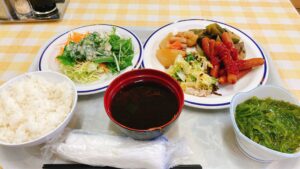 【朗報】ワイ出張民、ビジホで優雅に朝食を食べるwwwwwww