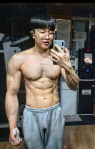 ガリガリおまえら、一緒にデブ活&筋トレやらないか？wwwwwwwww