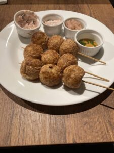 小林蘭が「公平に戦わせて」と悲痛の訴え。AKBお料理選抜cafe、パフェの販売停止を受け