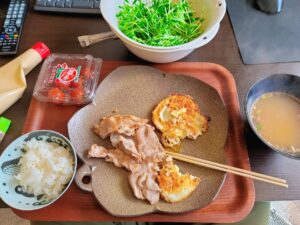 【画像】無職独身男性の朝食wwwwwwwwwwwww